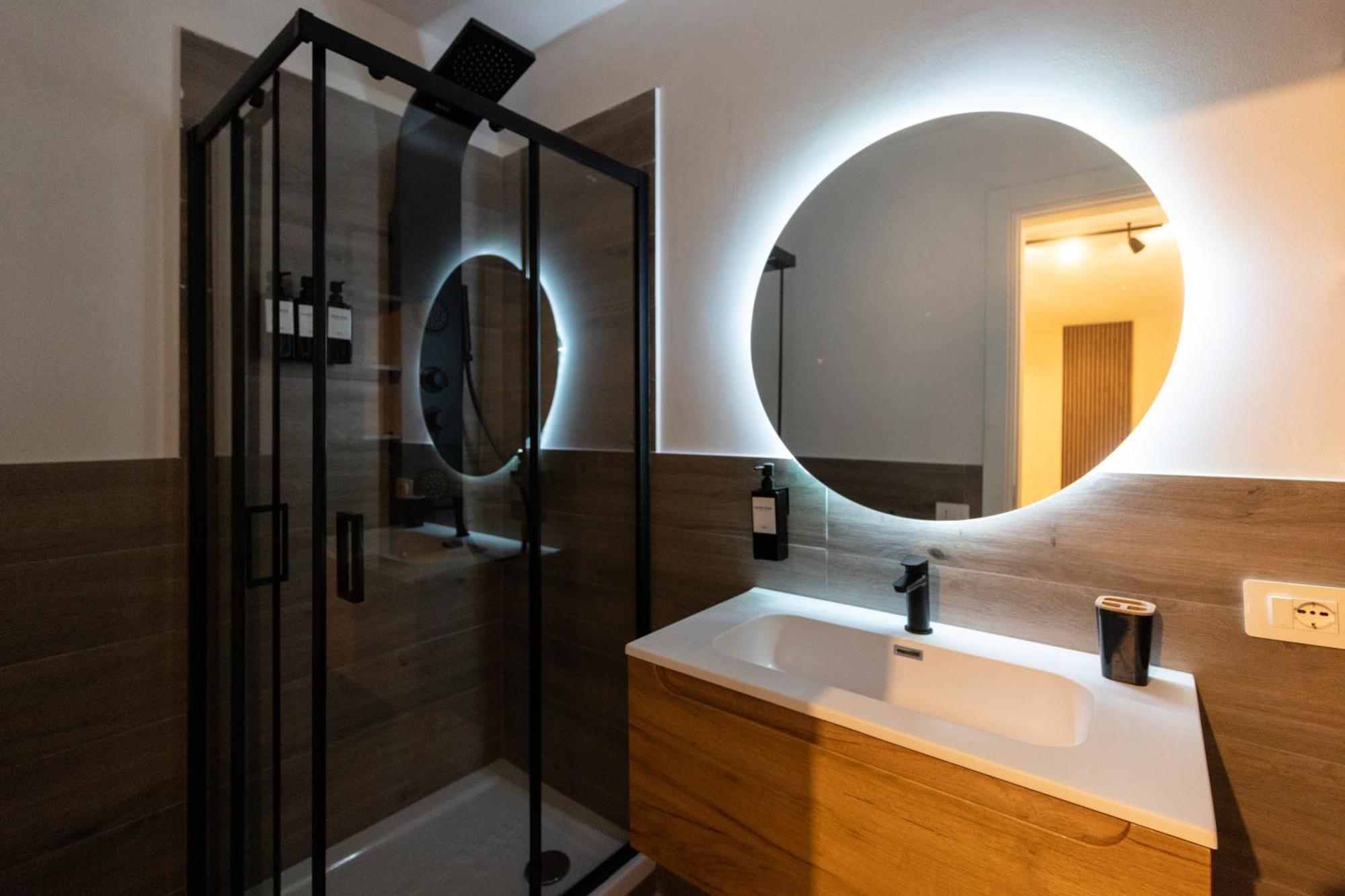 Urban Chic Luxury Suite Apartments Рим Экстерьер фото