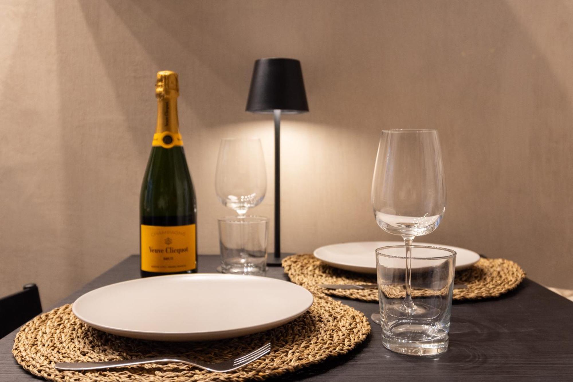 Urban Chic Luxury Suite Apartments Рим Экстерьер фото